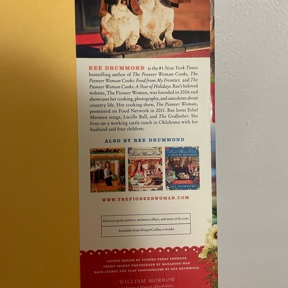 The Pioneer Woman Hardback Cookbook - Picture 3 of 5